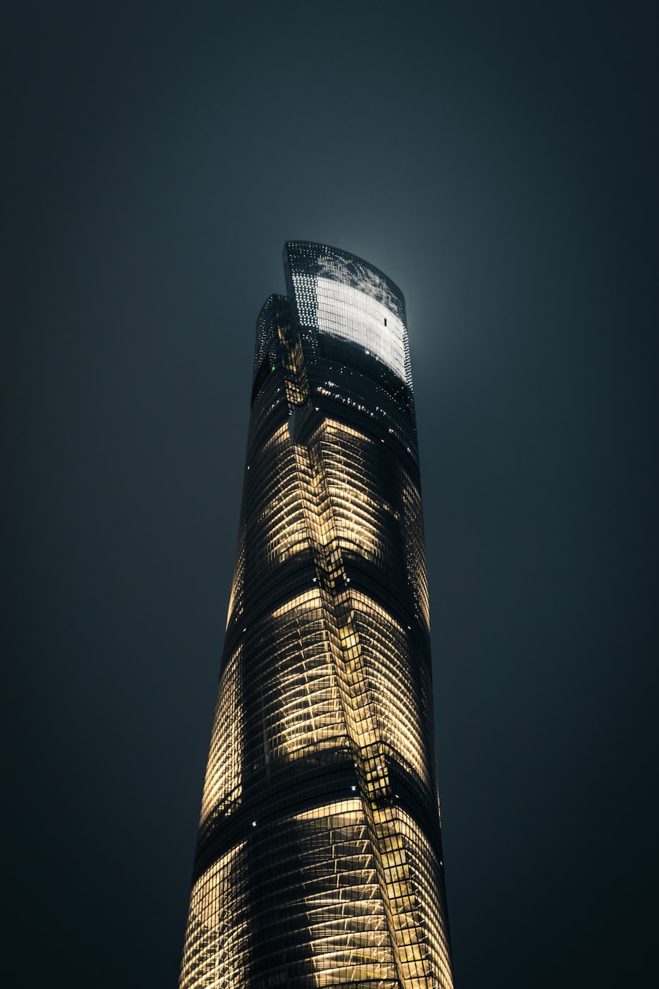 上海解封〃上海解封一月记城市重启仍需时间